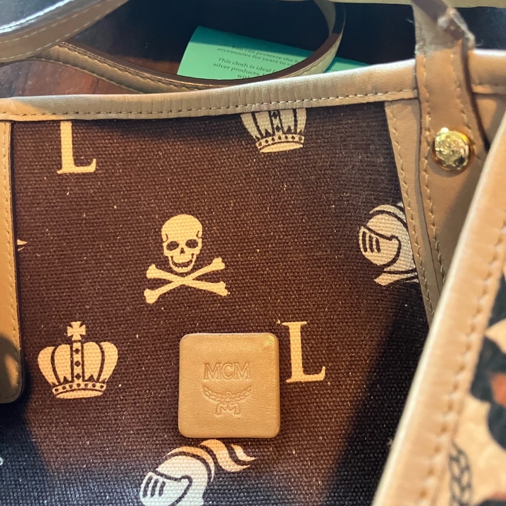 MCM Leopard-Print Tote LOVELESS.GUILD PRIME EXCLUSIVE! - Picture 3 of 12
